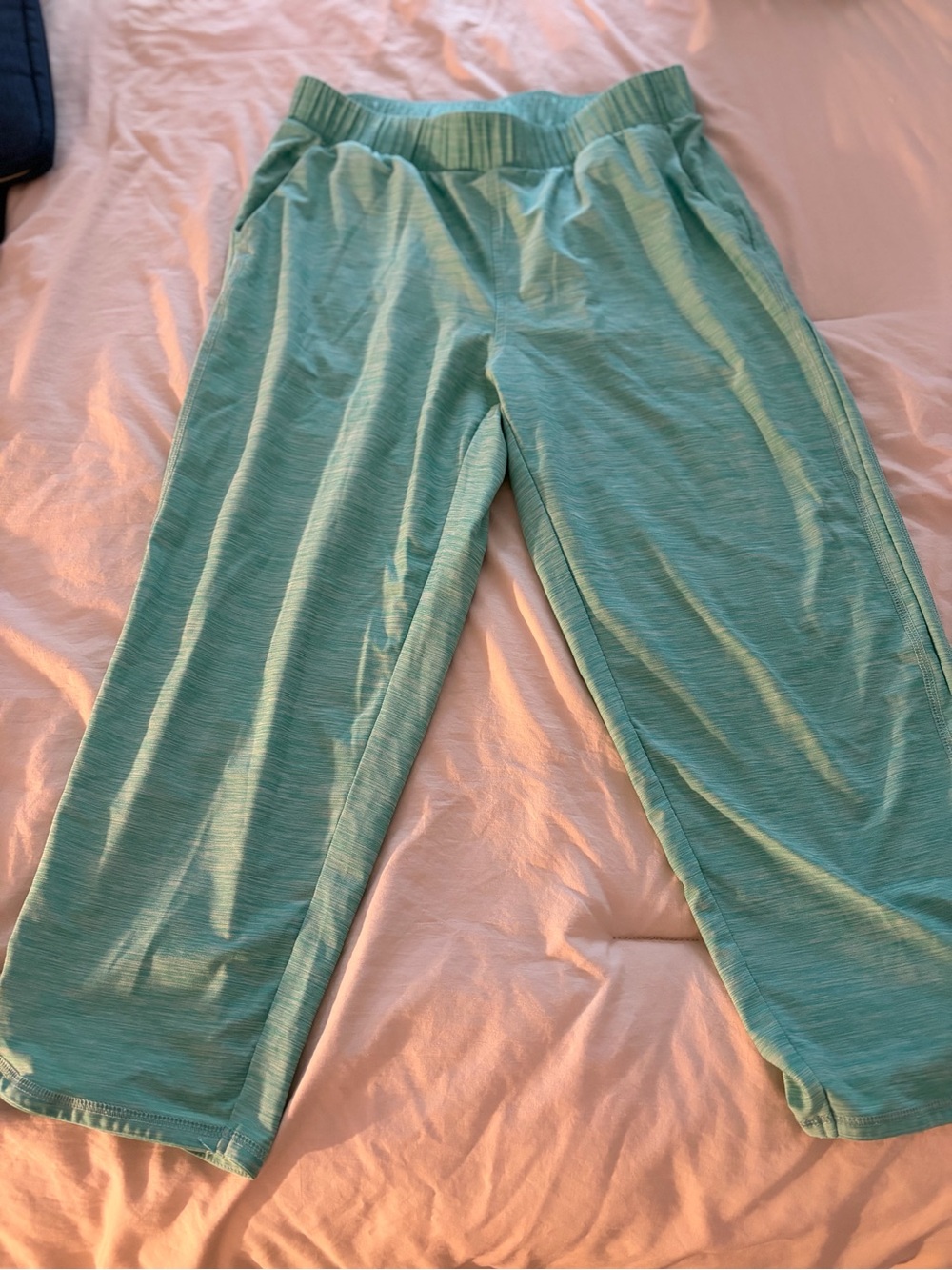 Duluth trading company Armachillo cropped lounge / sleepwear cooling pants
